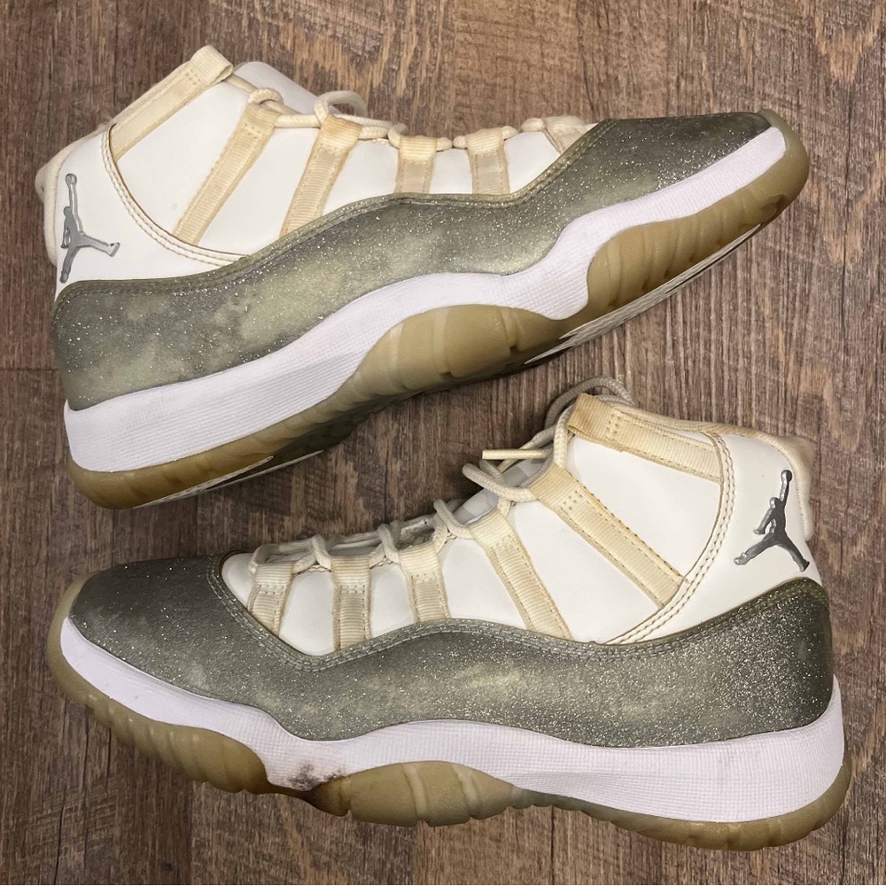 Air Jordan 11 XI Retro Vast Grey Glitter White